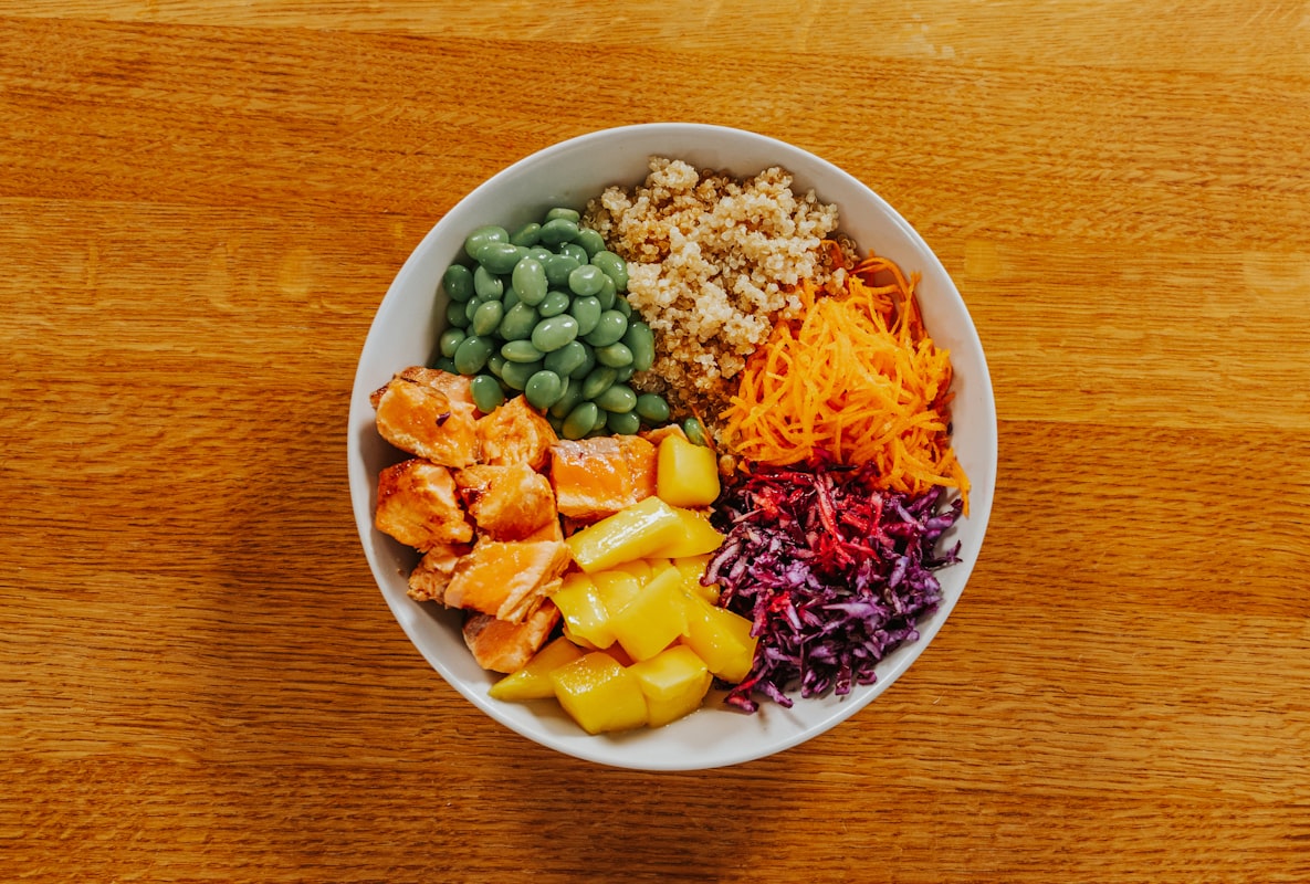 Comida nocturna: proteína con verduras y granos